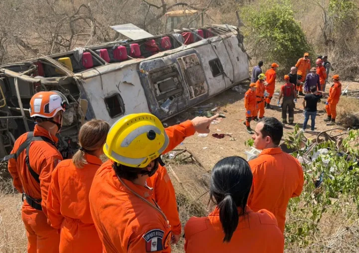 Vítima mais grave do acidente, criança de 9 anos é entubada e transferida para o HGE