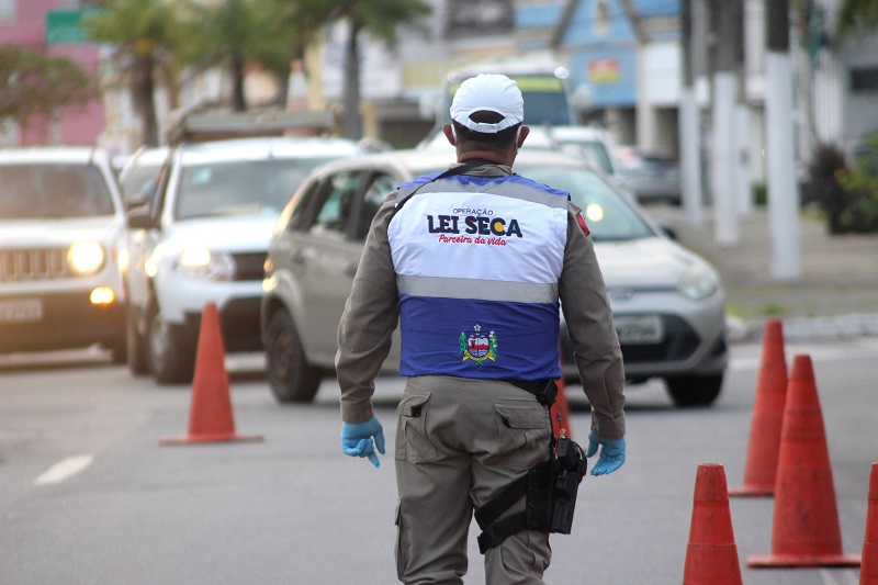 Carnaval sob fiscalização: Lei Seca flagra 77 motoristas alcoolizados e prende 20 em Alagoas