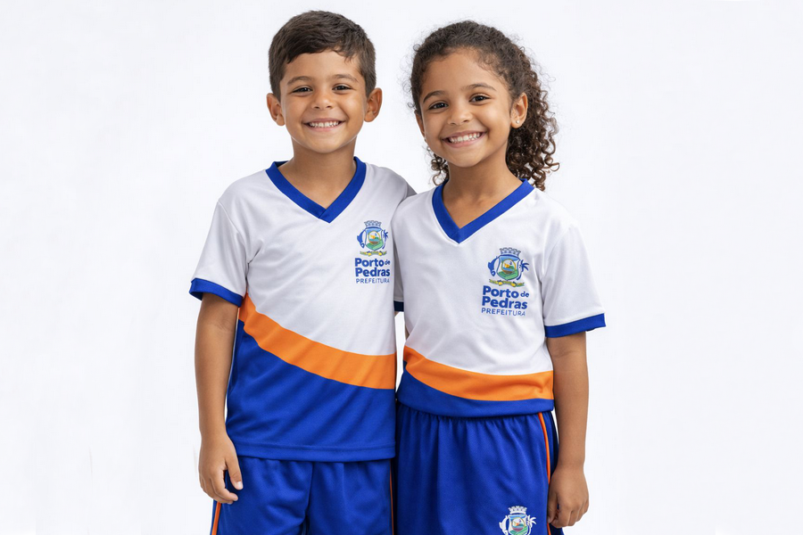 Prefeito Allan de Jesus entrega fardamento escolar para os estudantes nesta segunda-feira (23)