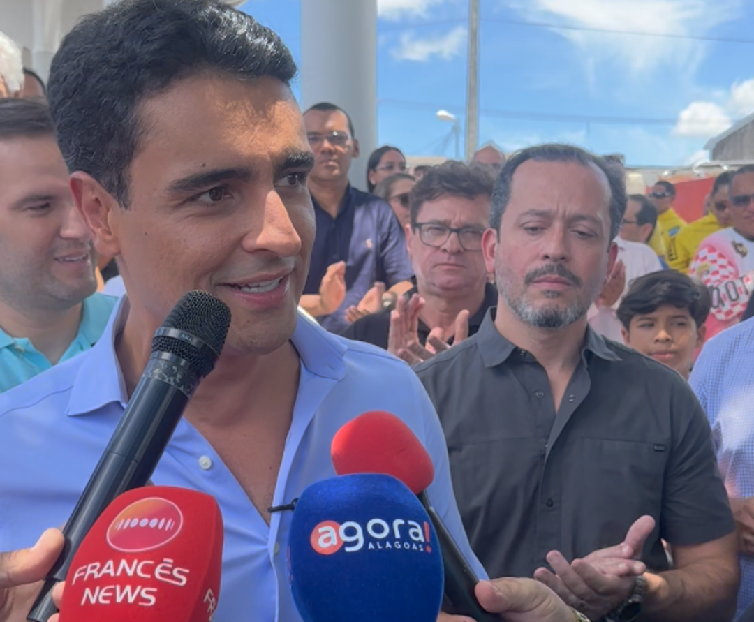 Prefeito JHC inaugura terminal Rosane Collor, no Clima Bom, e anuncia 649 novos abrigos para Maceió