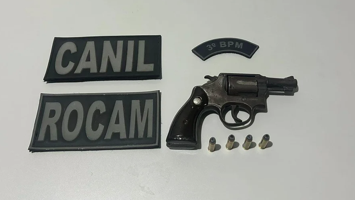 Mulher é presa com revólver após tentar fugir de abordagem em Arapiraca