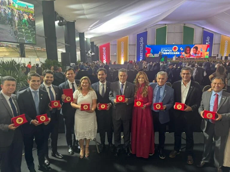 Municípios alagoanos são homenageados com selo nacional de alfabetização