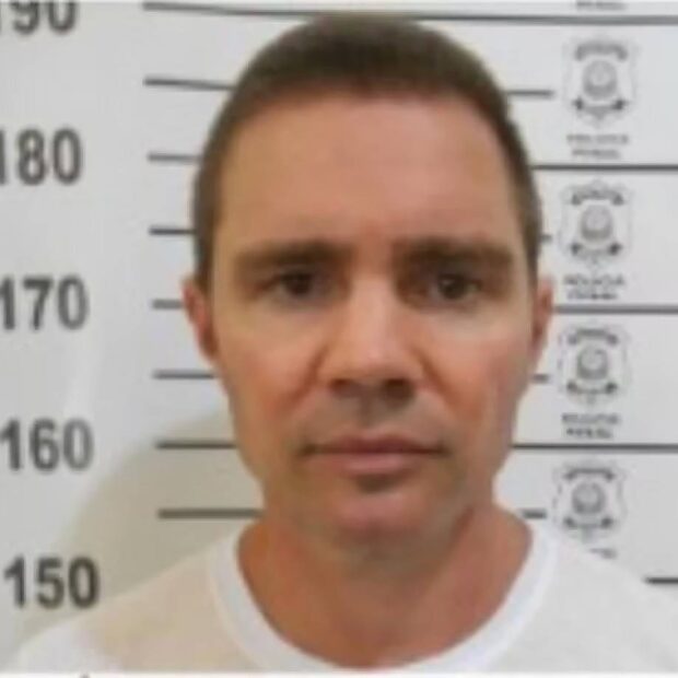 Daniel Vorcaro surta na Papuda, esmurra cela e grita nomes de políticos