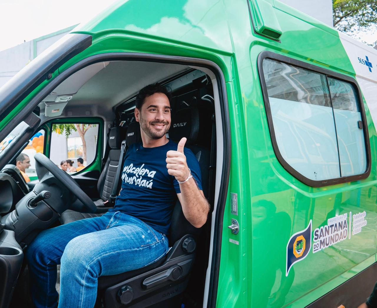 Prefeitura de Santana do Mundaú reforça frota com a entrega de três novos veículos