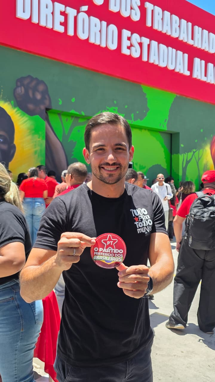 Cauê Castro participa de inauguração do novo diretório do PT em Alagoas