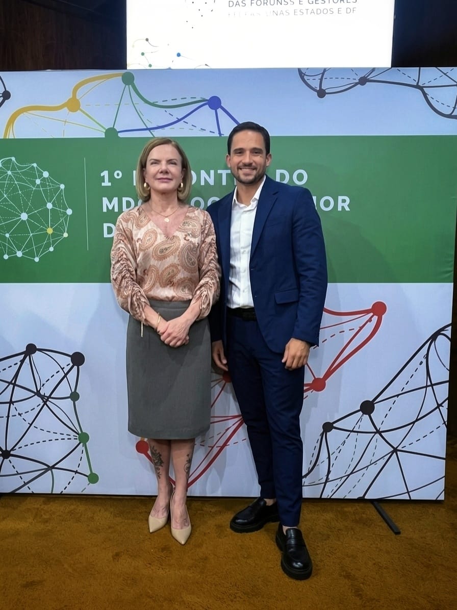 Cauê Castro toma posse como coordenador dos gestores federais em Brasília.