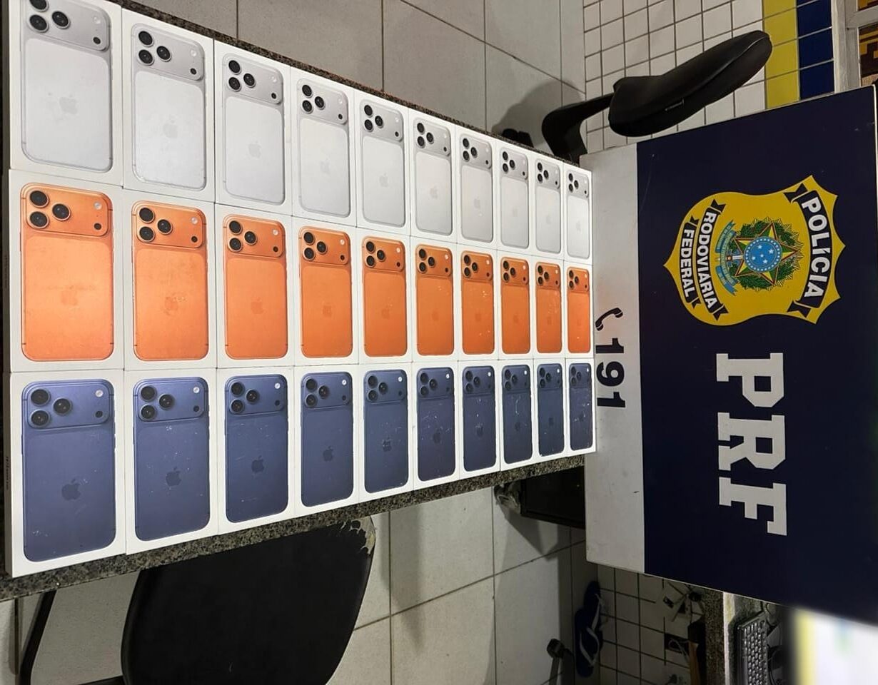 Motorista tenta desviar de fiscalização e acaba flagrado com 30 iPhones sem nota fiscal no interior de Alagoas