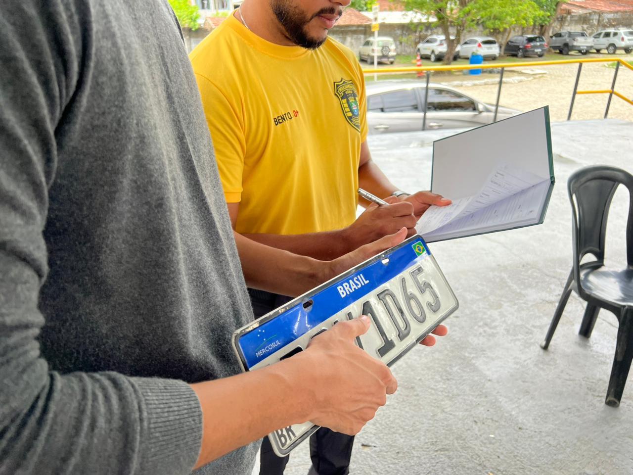 Perdeu a placa do seu veículo com as chuvas em Maceió? DMTT explica o que fazer