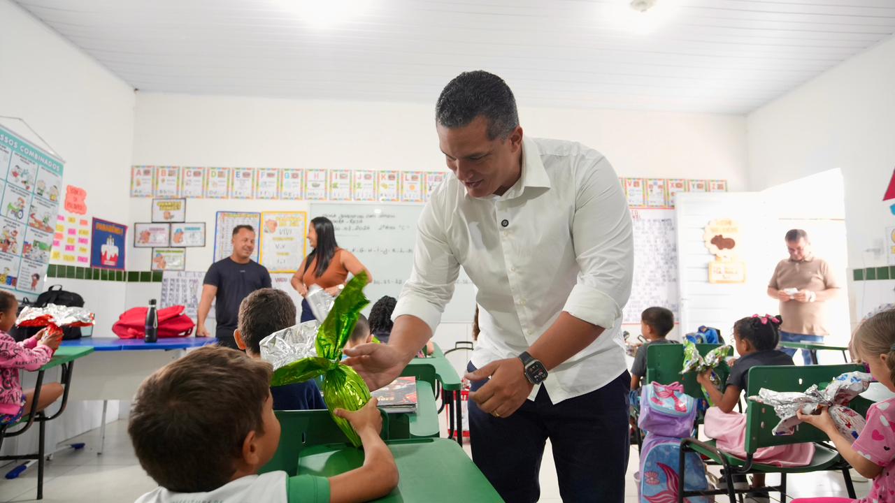 Prefeitura de Boca da Mata entrega ovos de Páscoa nas escolas da rede municipal