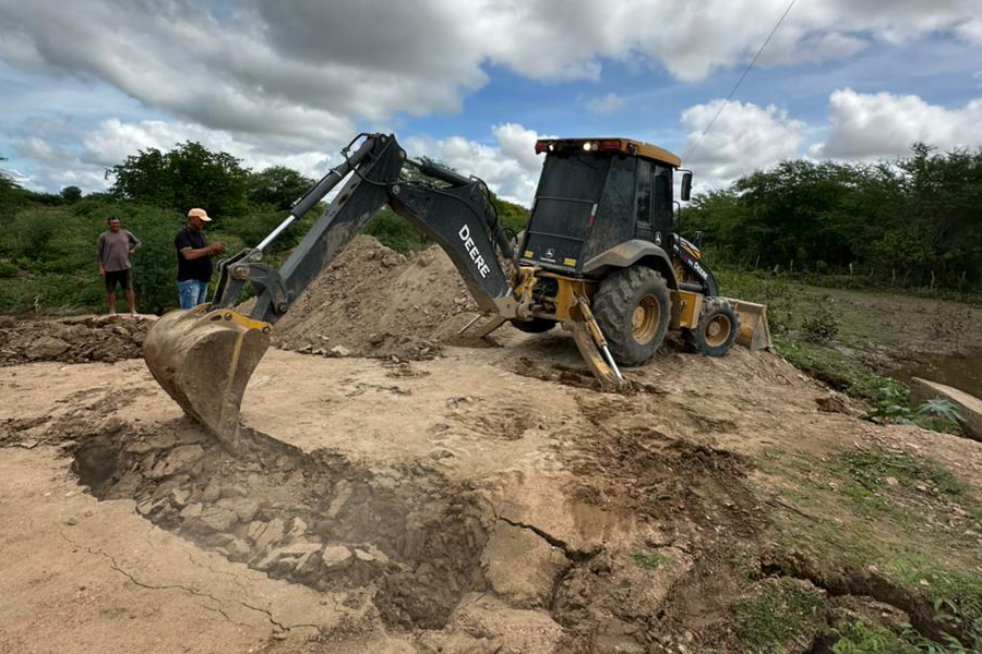 Em regime de plantão , Prefeitura de Delmiro Gouveia realiza diversas ações neste domingo