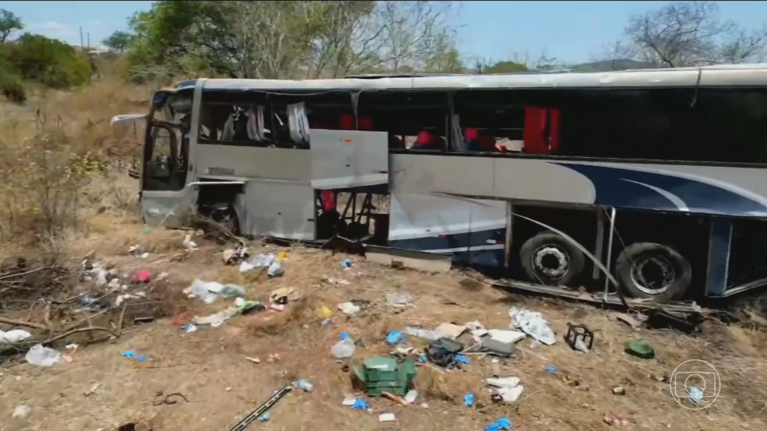 Motorista afirma não lembrar momento de acidente com ônibus de romeiros que deixou 16 mortos em AL