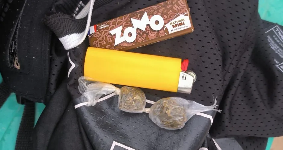 Dois homens são detidos por uso de drogas no Marco dos Corais, em Maceió