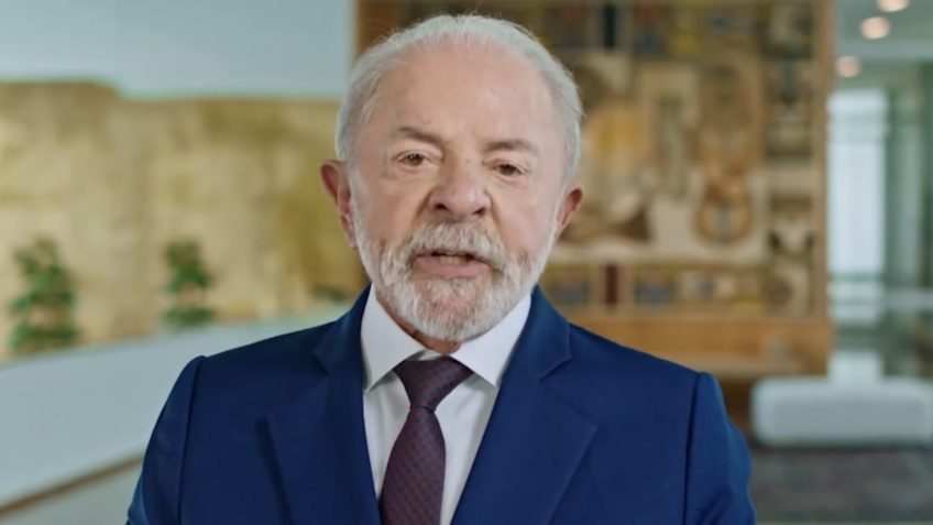 Lula: “Poucas vezes neste país a educação foi levada a sério “