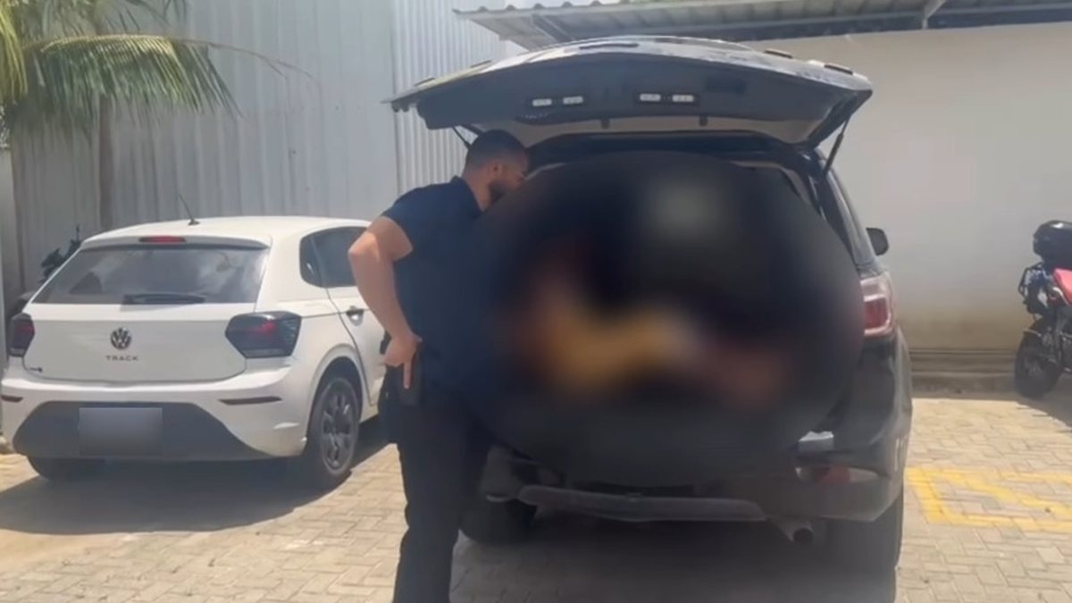 PC prende mulher suspeita de repassar informações para execução do próprio companheiro em Maceió