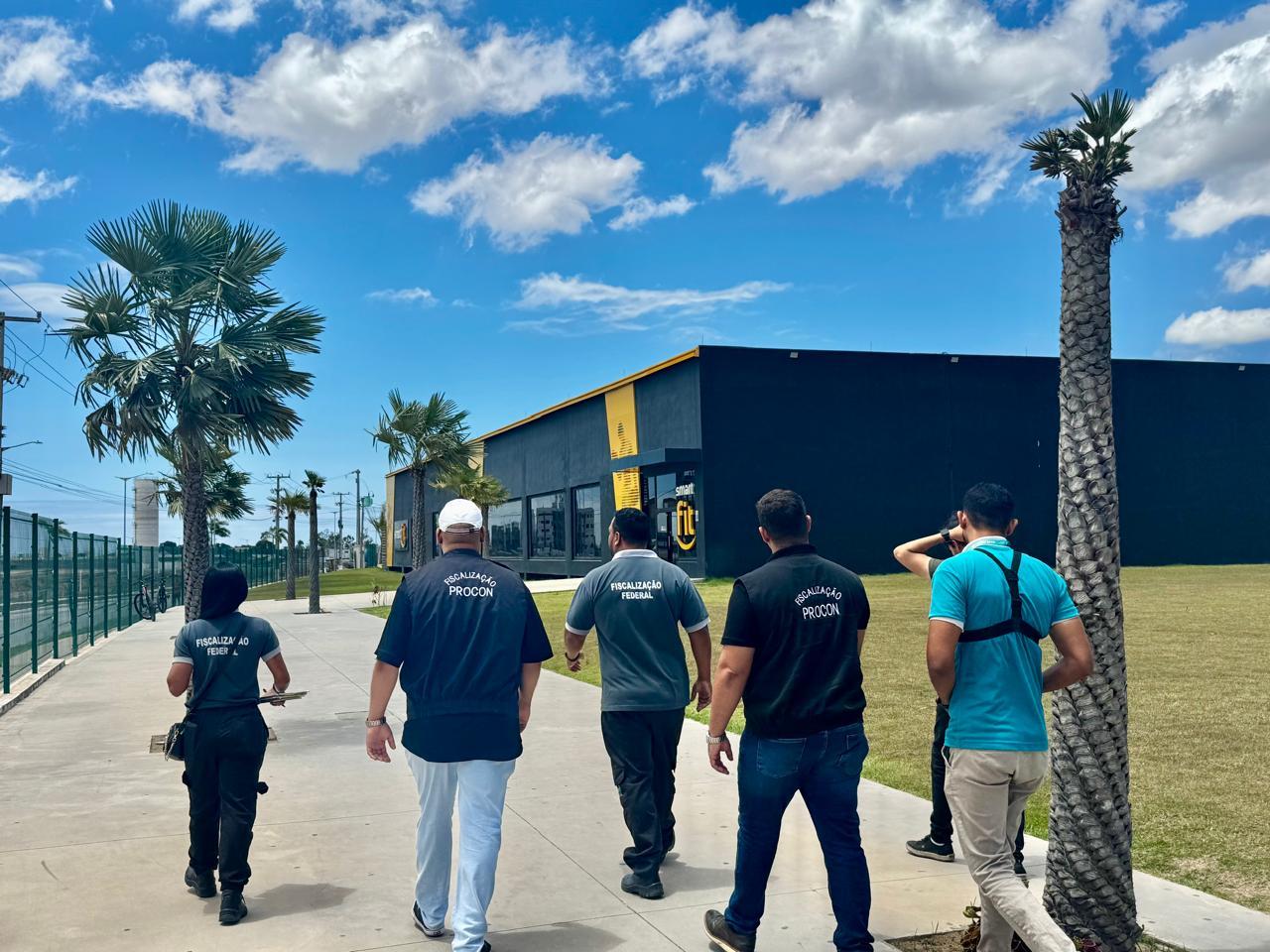 Operação do Procon e CREF fiscaliza academias e escolas particulares em Maceió