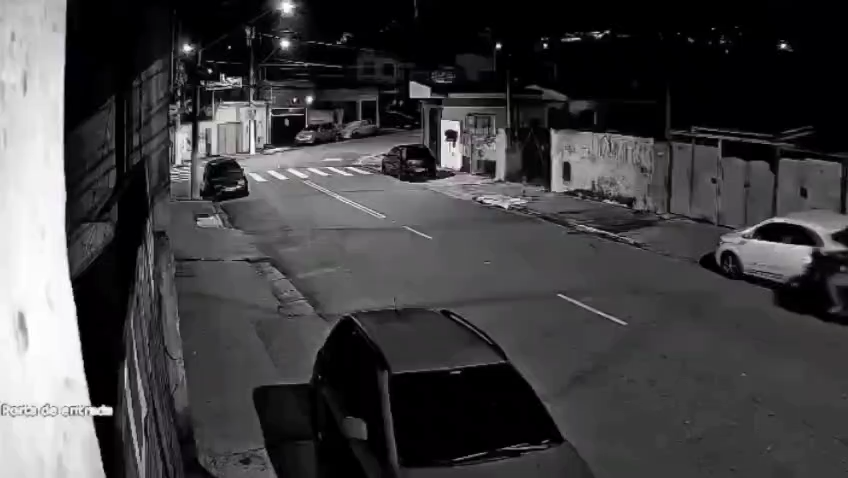 Guarda reage a abordagem e mata adolescente durante assalto; veja vídeo