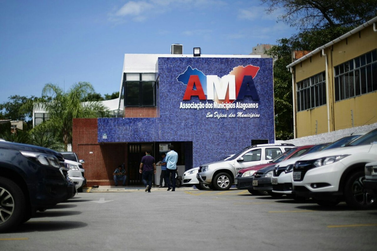 AMA reúne prefeitos para debater limites na contratação de shows e fortalecer saúde municipal