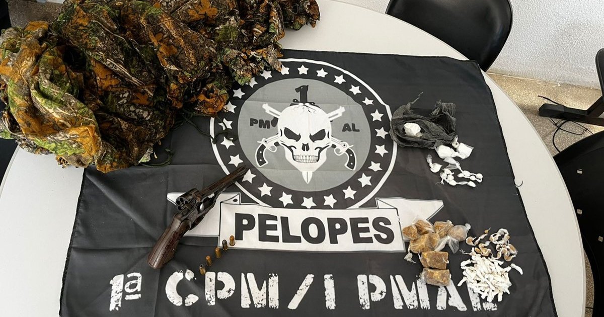 Quatro pessoas são presas por tráfico e posse de armas em Roteiro