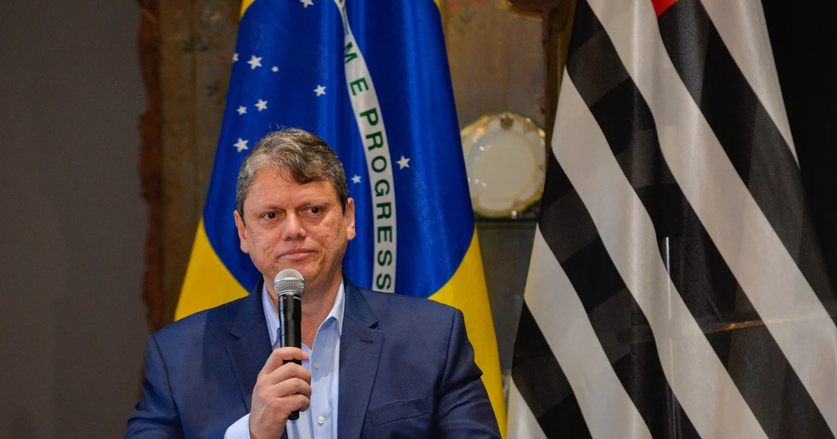 Tarcísio defende renovação política e alfineta Lula: “É hora de dar a vez”