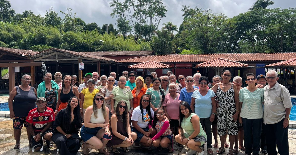 Idosos de Traipu vivenciam dia de lazer e integração em passeio promovido pela Assistência Social