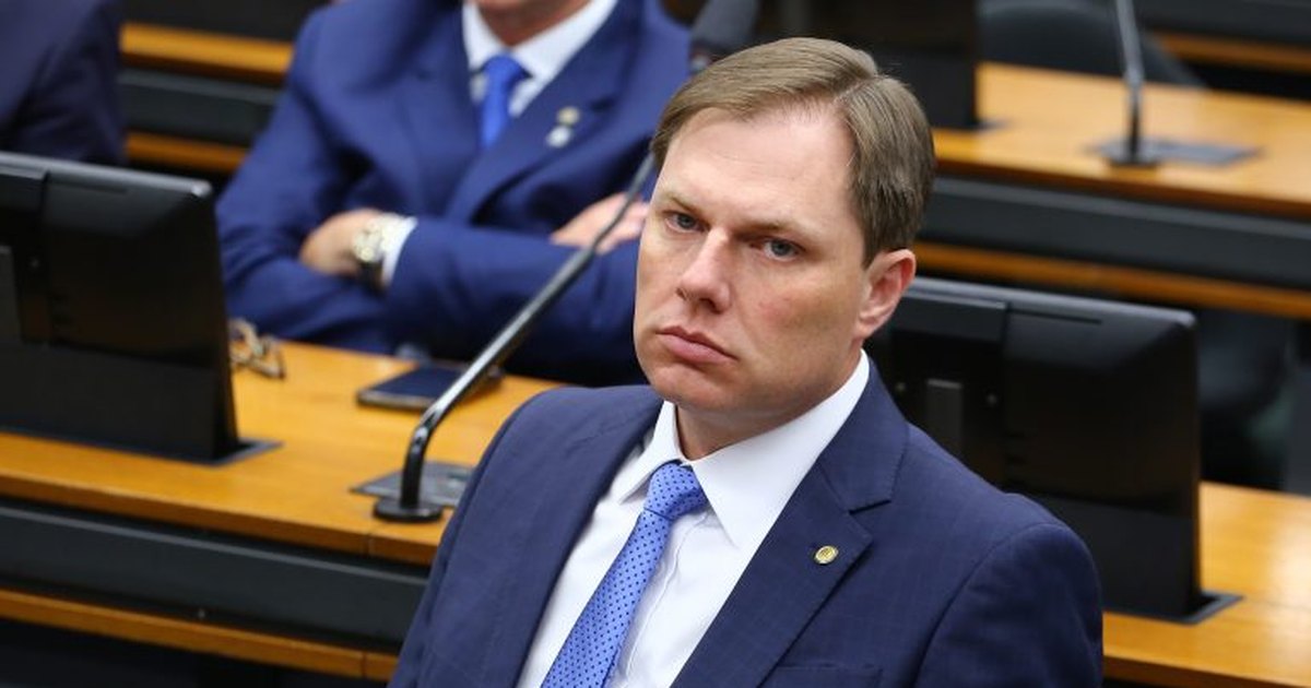 “Previsão do Brasil é perder 1,2 milhão de emprego”, diz deputado sobre fim da escala 6×1