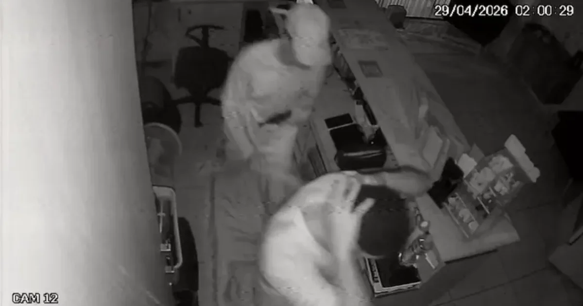 Vídeo revela momento em que criminosos se passam por policiais em pousada na Pajuçara