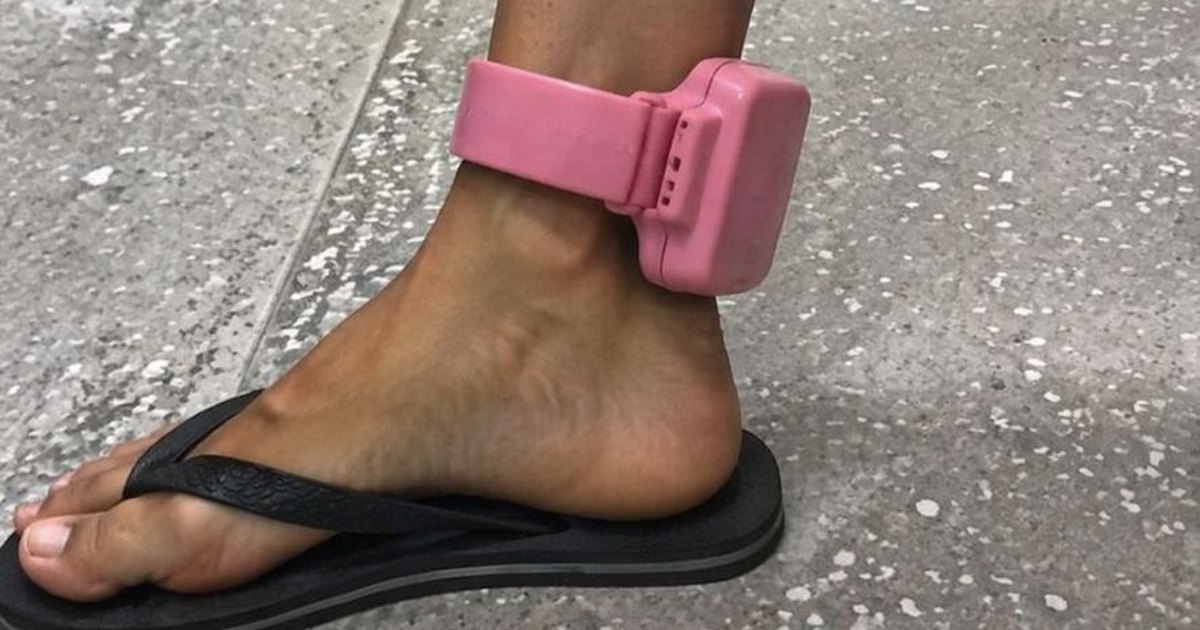 Deputada apresenta projeto que propõe tornozeleira rosa para agressores de violência doméstica