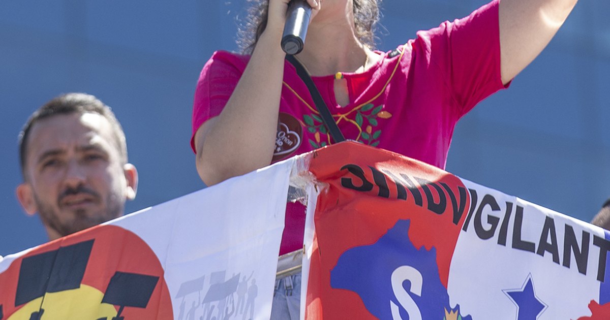 Teca Nelma sai em defesa do fim da escala 6×1; medida avança no Congresso Nacional