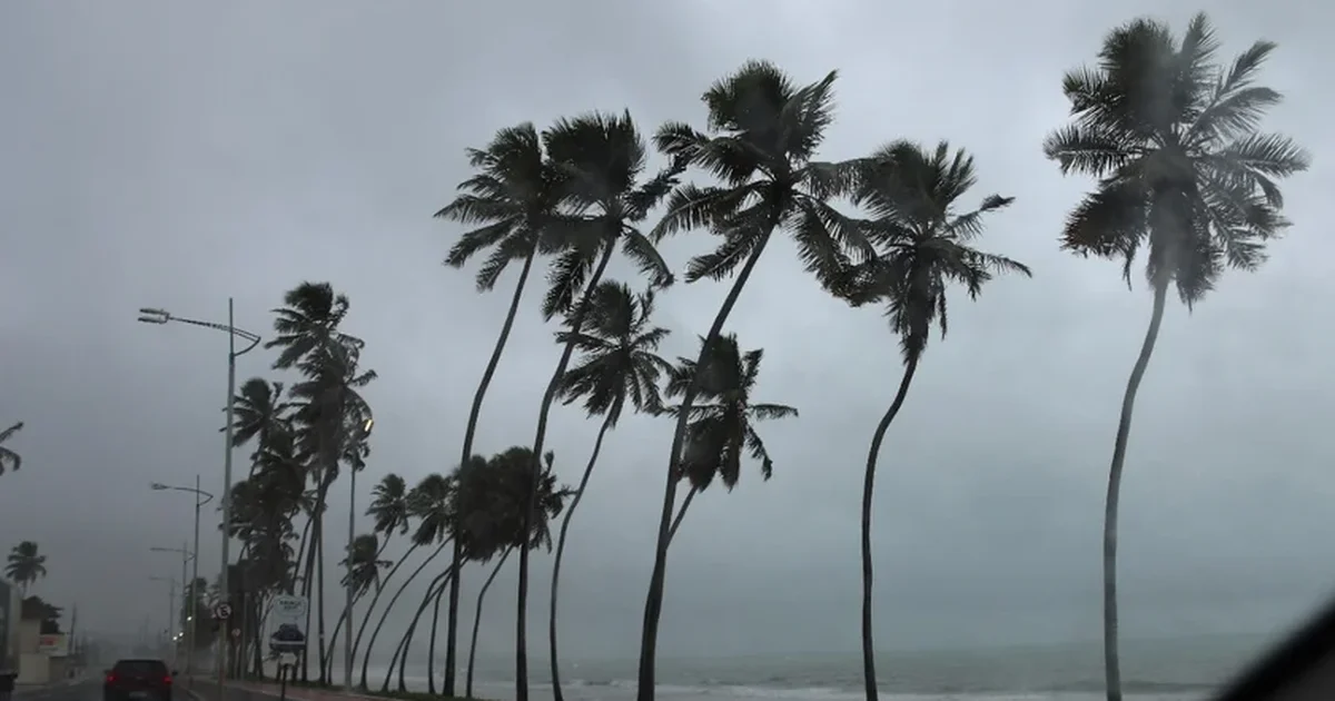 Alagoas entra em alerta para chuvas intensas e ventos fortes até terça-feira (21)