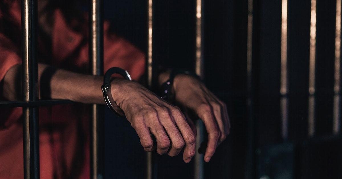 Homem é condenado a mais de 34 anos por matar vítima indefesa enquanto dormia