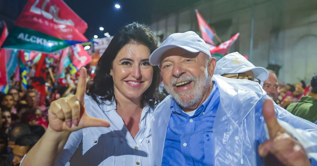 “Jamais votaria em alguém com sobrenome Bolsonaro”, diz Simone Tebet em interação nas redes sociais