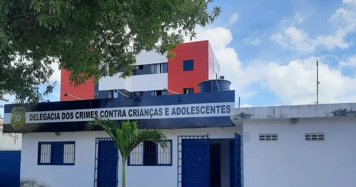 Suspeito de armazenar material de abuso infantil é preso em flagrante e teria oferecido criança por R$ 200