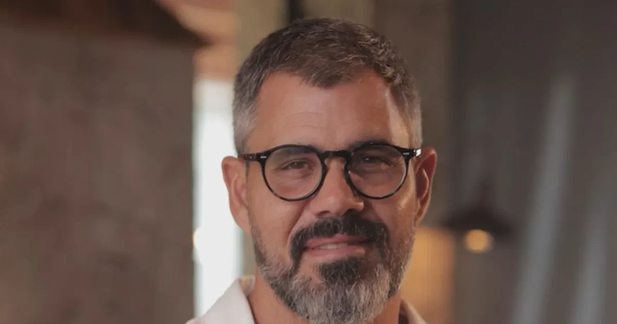 “Homem exerce influência maior”: Pregação de Juliano Cazarré recebe críticas nas redes