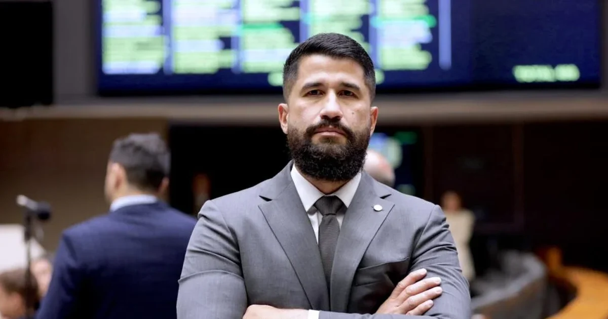 Deputado Fábio Costa reforça que é a favor do fim da escala 6×1, mas cobra responsabilidade