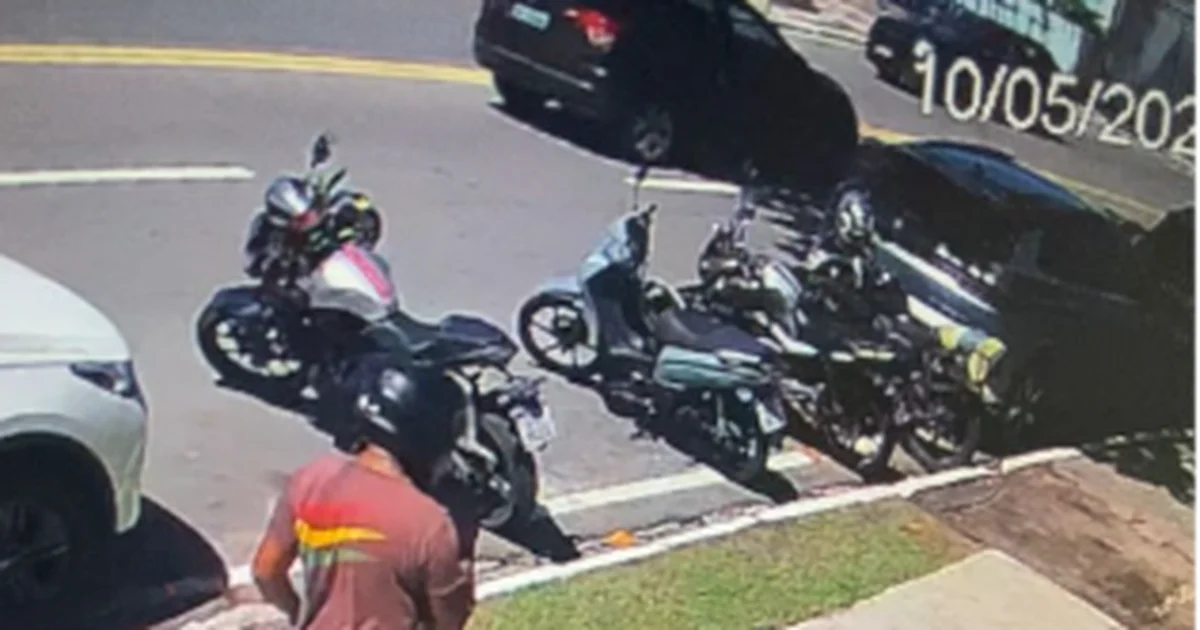 Vídeo flagra ação de suspeito durante roubo de motocicleta na orla da Pajuçara
