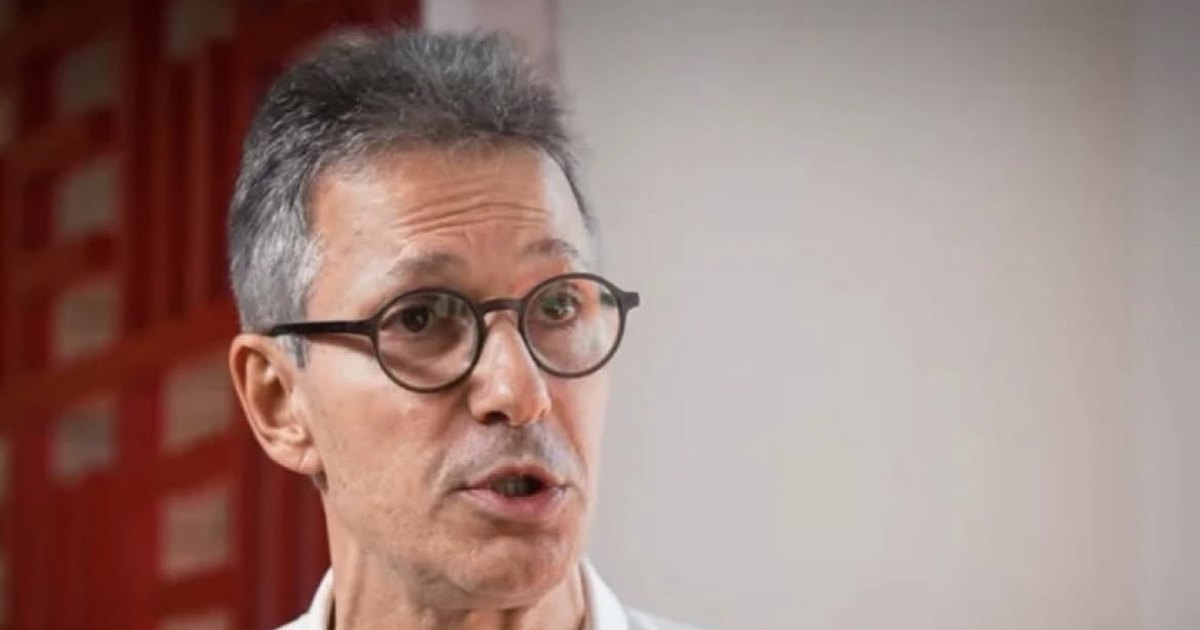 Zema critica relação com “banqueiro bandido” e manda indireta a Flávio