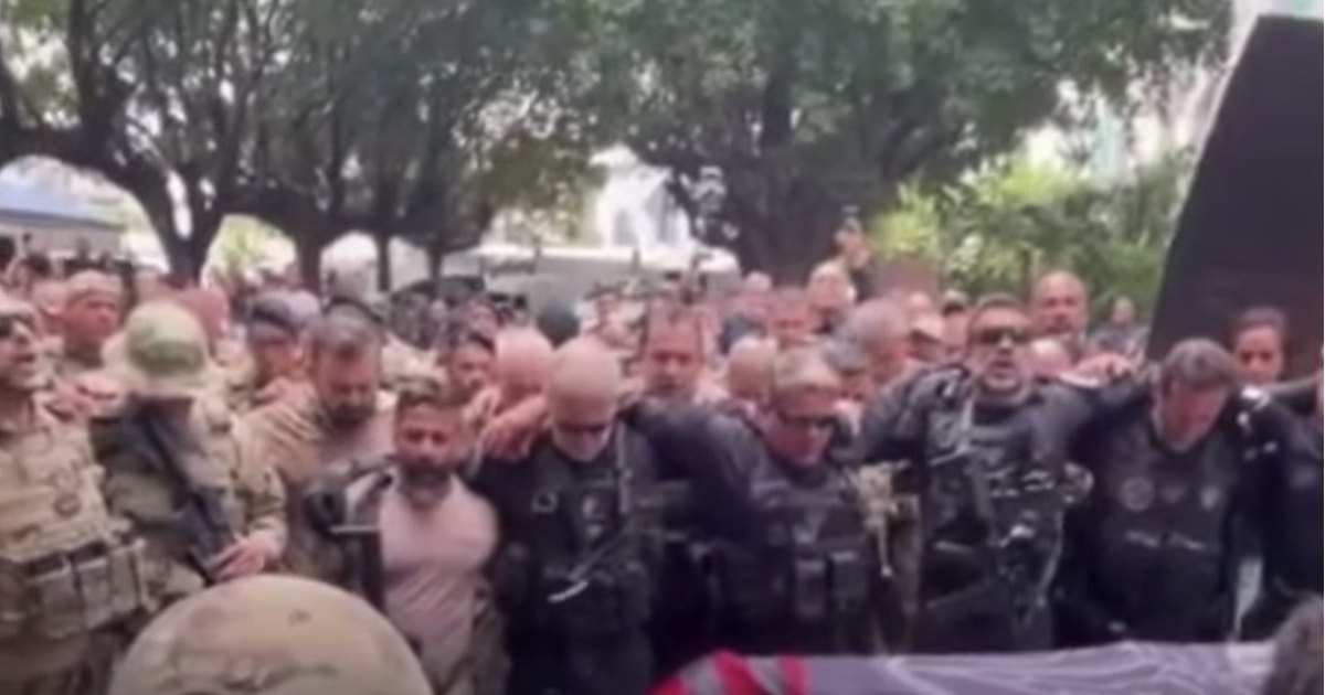 Oração das forças especiais marca despedida de Felipe Marques