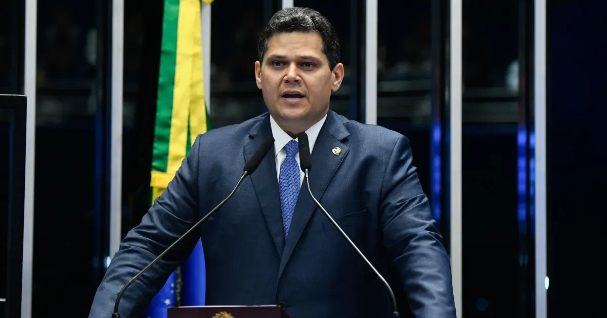 “Não tenho que esperar nada”: Alcolumbre endurece tom após derrota de Lula no Senado
