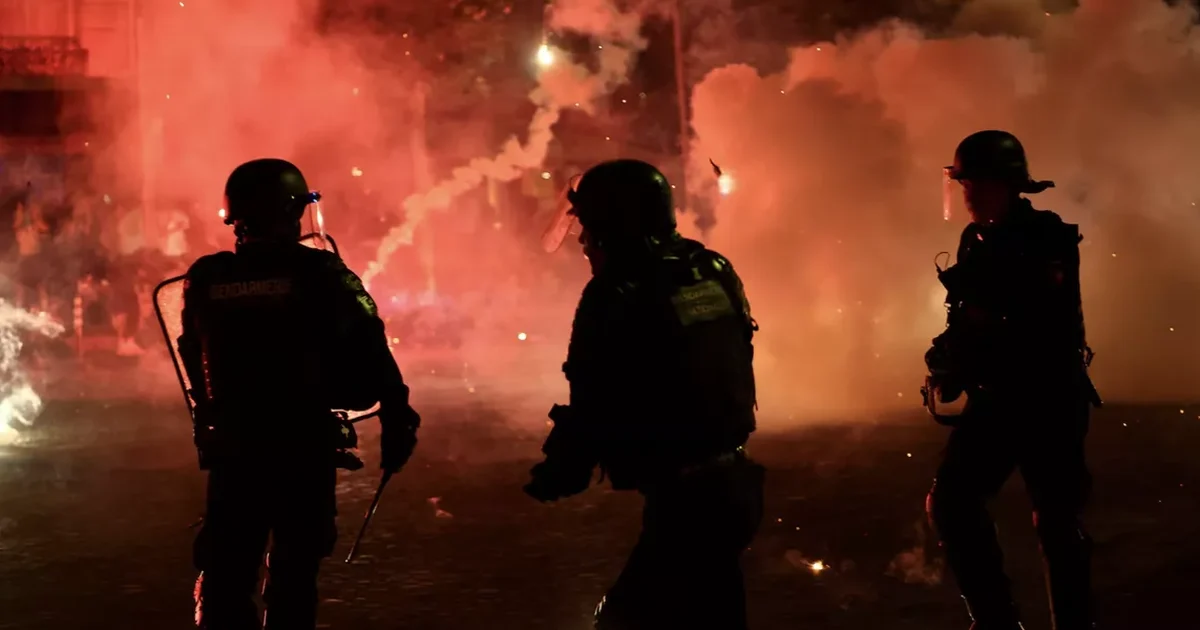 PSG conquista Champions, mas festa na França termina com morte, feridos e mais de 400 prisões