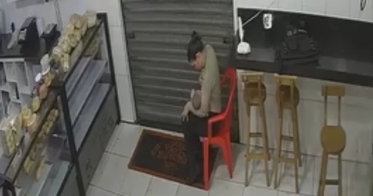 Agente de trânsito amamenta bebê durante ocorrência de violência doméstica em Alagoas