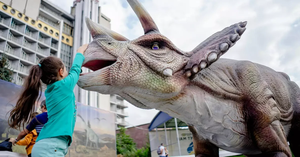 Estudo aponta que crianças fascinadas por dinossauros tendem a ter melhor desempenho escolar