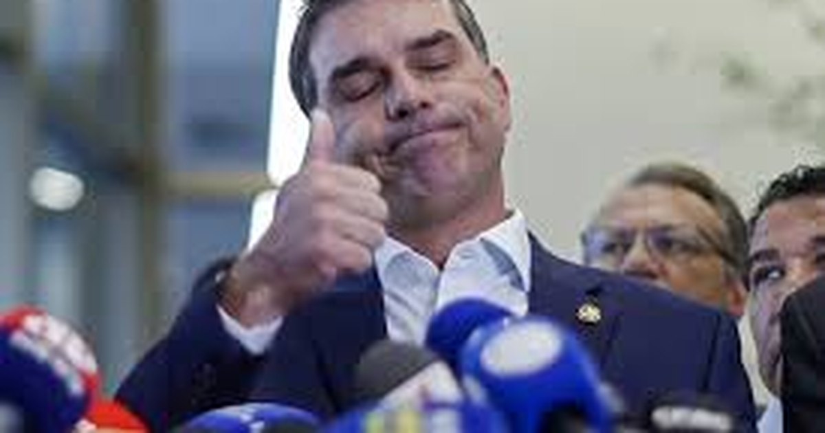 Equipe de Flávio Bolsonaro reage a pedido de investigação sobre atuação nos EUA