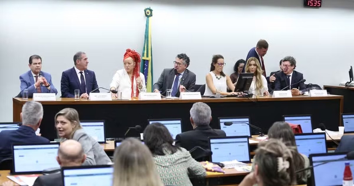 Fim da escala 6×1: Comissão que analisa proposta de redução da jornada de trabalho pretende ouvir três ministros