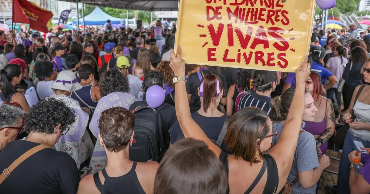 Órfãos de vítimas de feminicídio terão direito a pensão do INSS