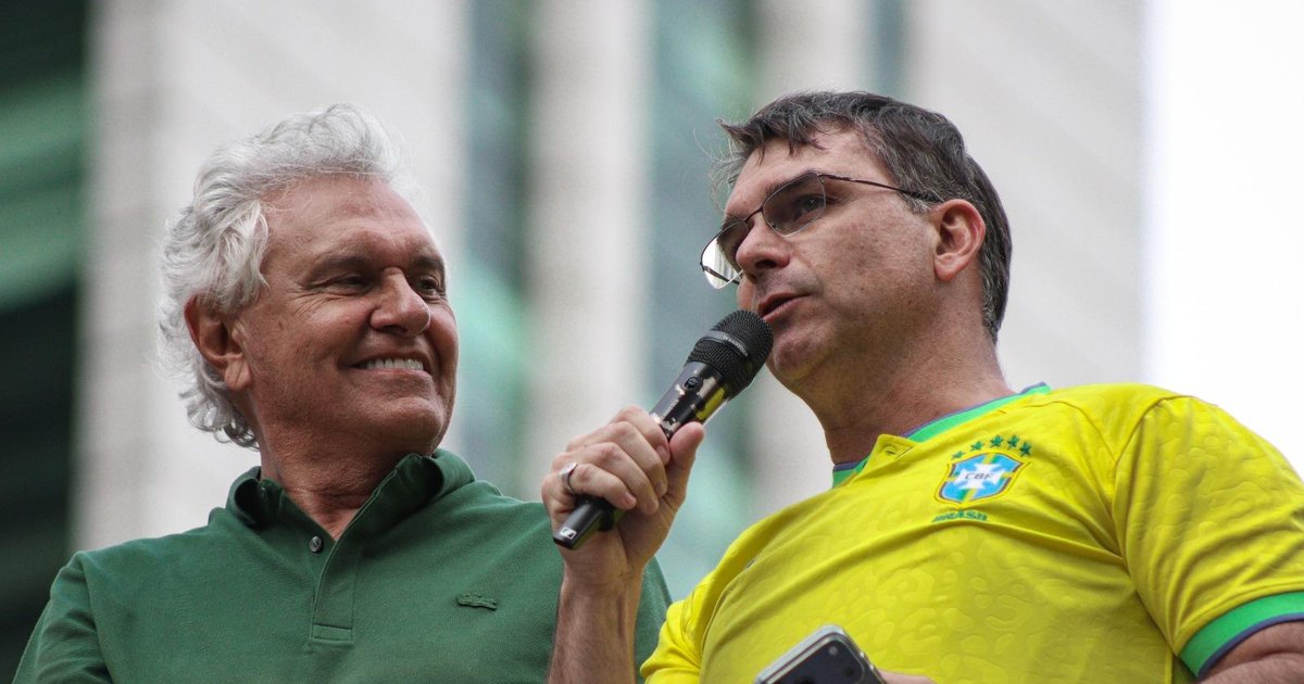 Caiado diz que Flávio Bolsonaro precisa “prestar contas” após revelações sobre Daniel Vorcaro