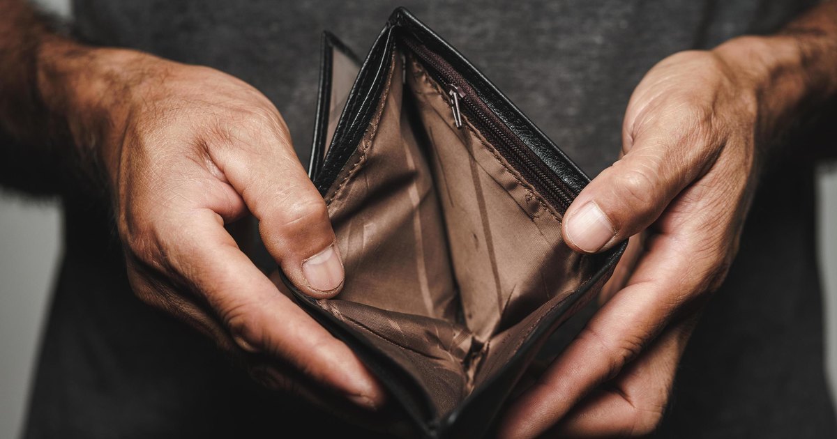 Endividamento dos mais pobres é causado por necessidade, não por consumo, aponta pesquisa