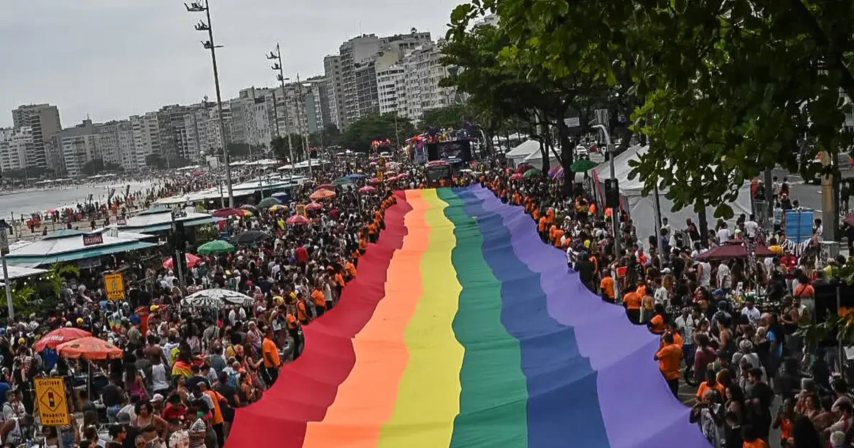 PL que veta criança em evento LGBTQIA+ é inconstitucional, diz jurista