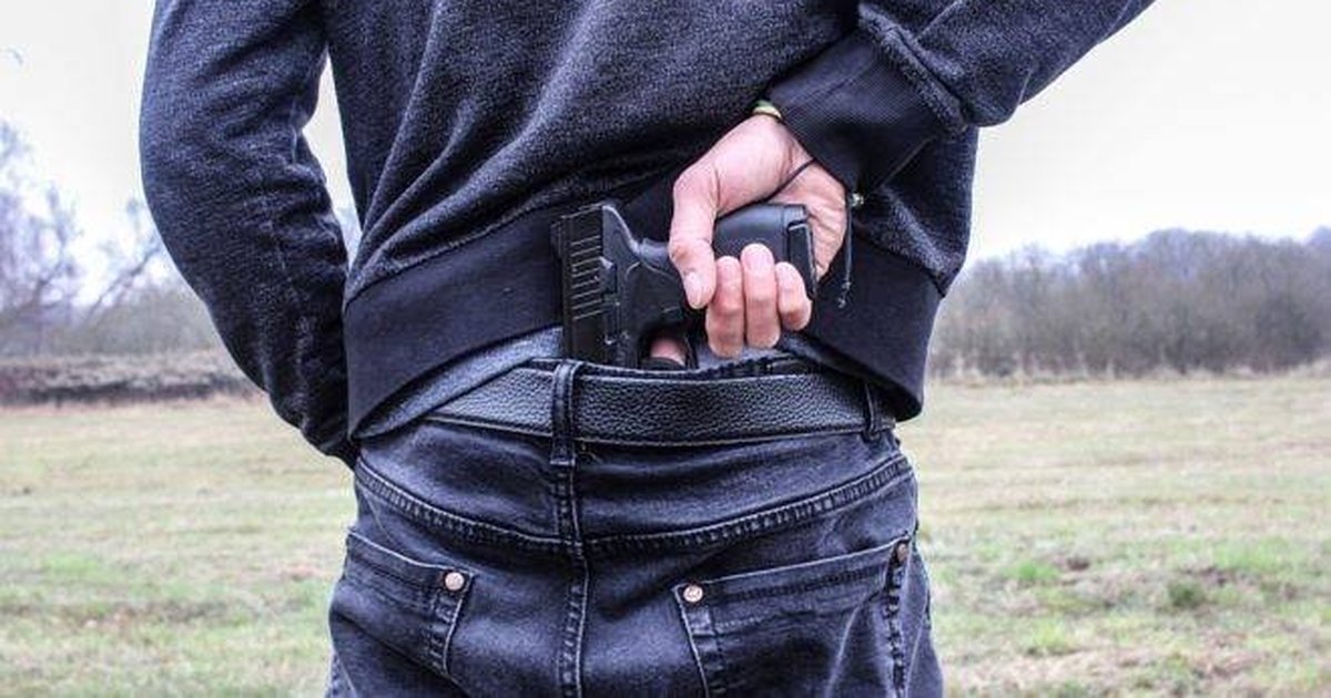 Deputados aprovam proposta de porte de arma para corretores de imóveis