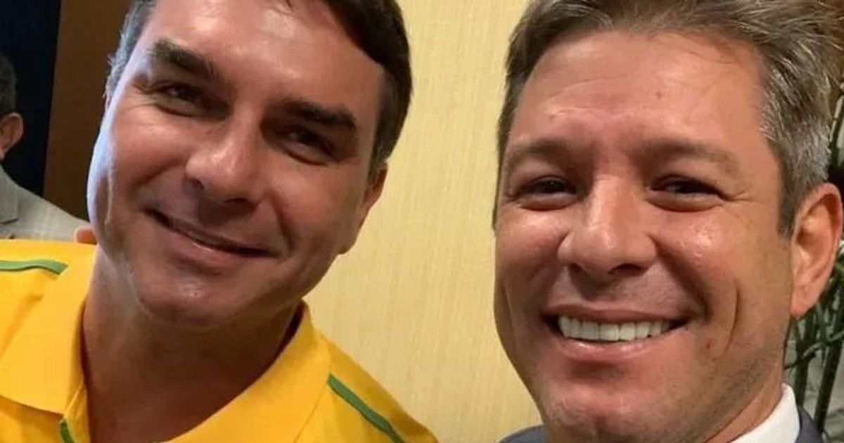 Proposta de Cabo Bebeto que concede Título de Cidadão Honorário a Flávio Bolsonaro é aprovada