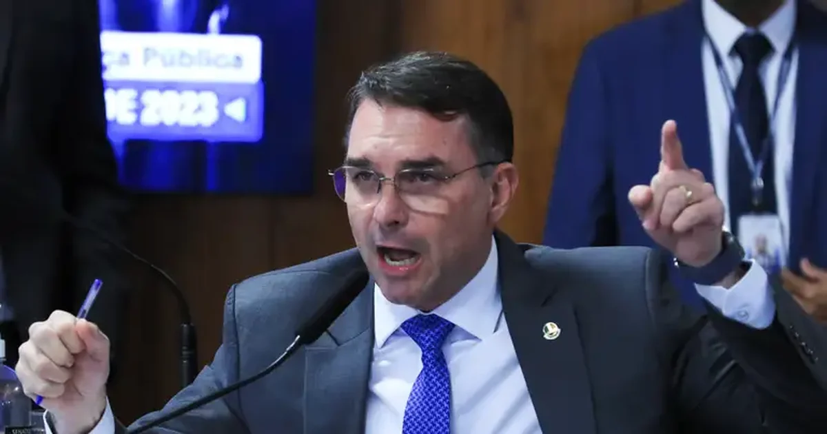 Levantamento aponta que Flávio Bolsonaro deixou de votar em 43% das deliberações do Senado